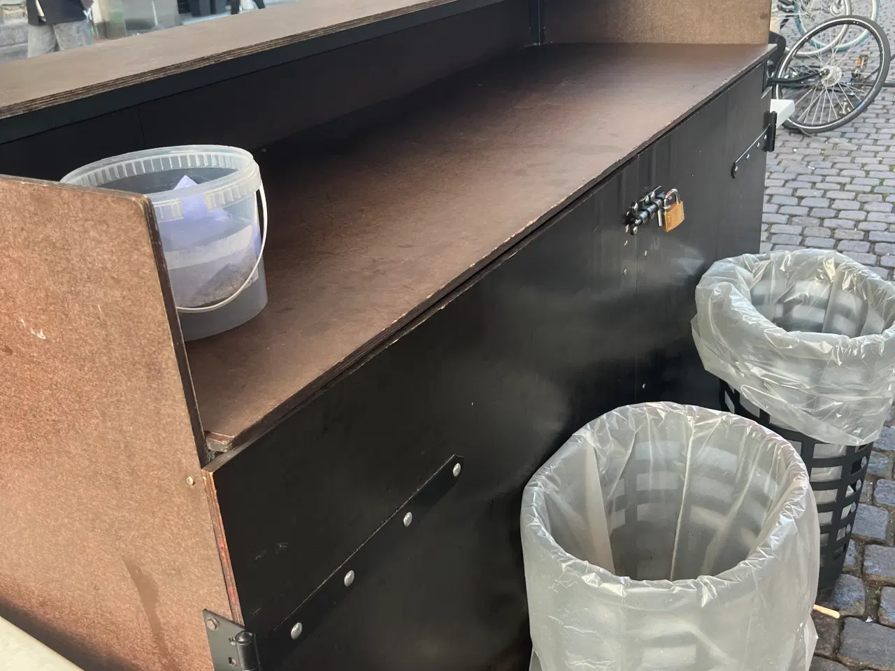 Billede 2 - Bardisk, velegnet til have, terasse etc.