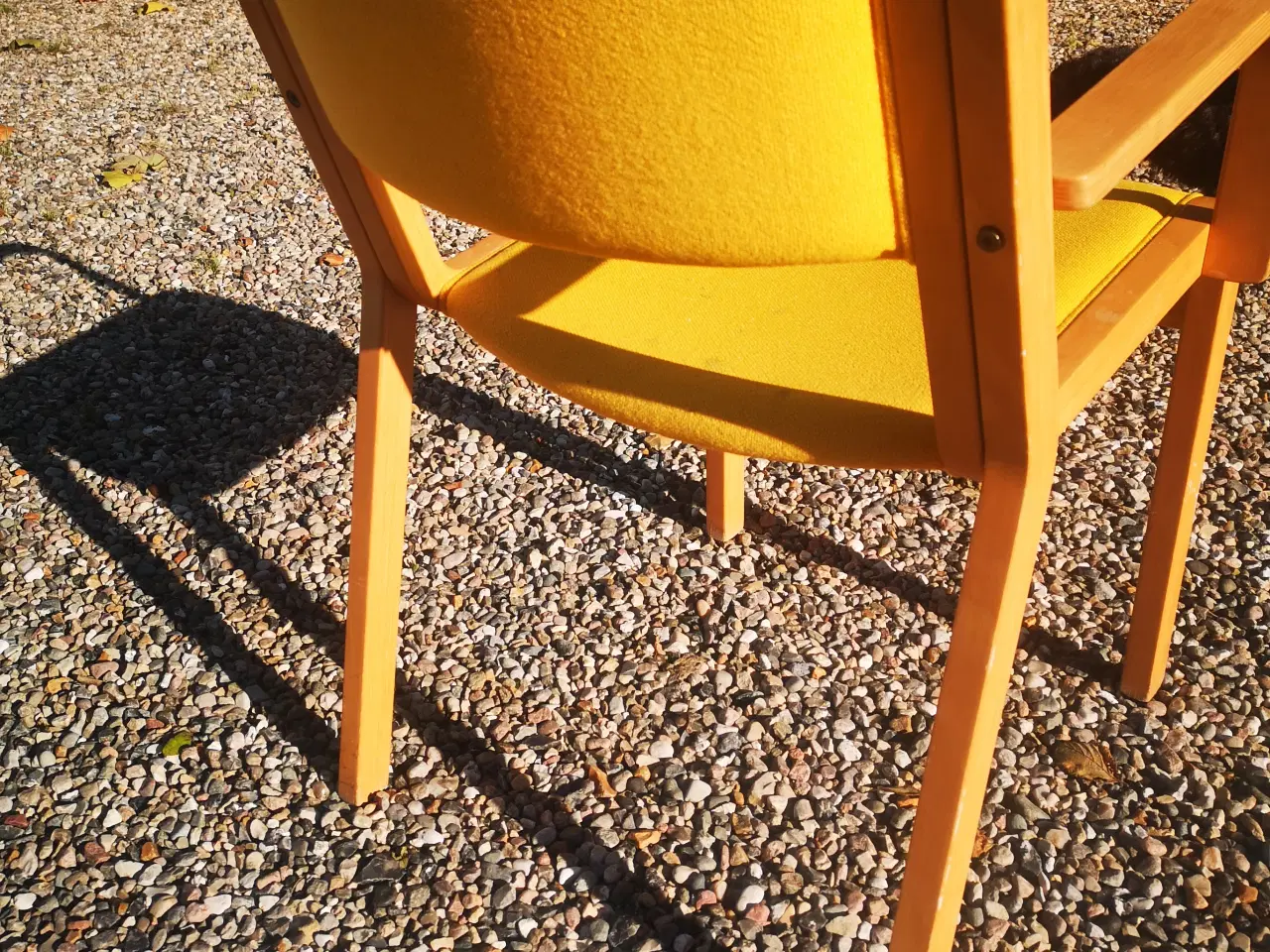 Billede 2 - Magnus Olesen stole i gul