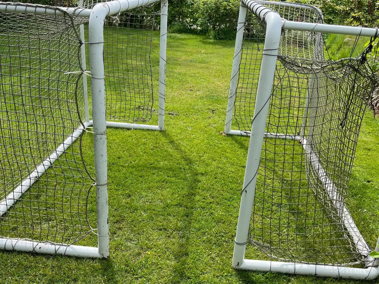 Billede 3 - 2 x metal fodboldmål t have - h:130 b:200 d:75cm