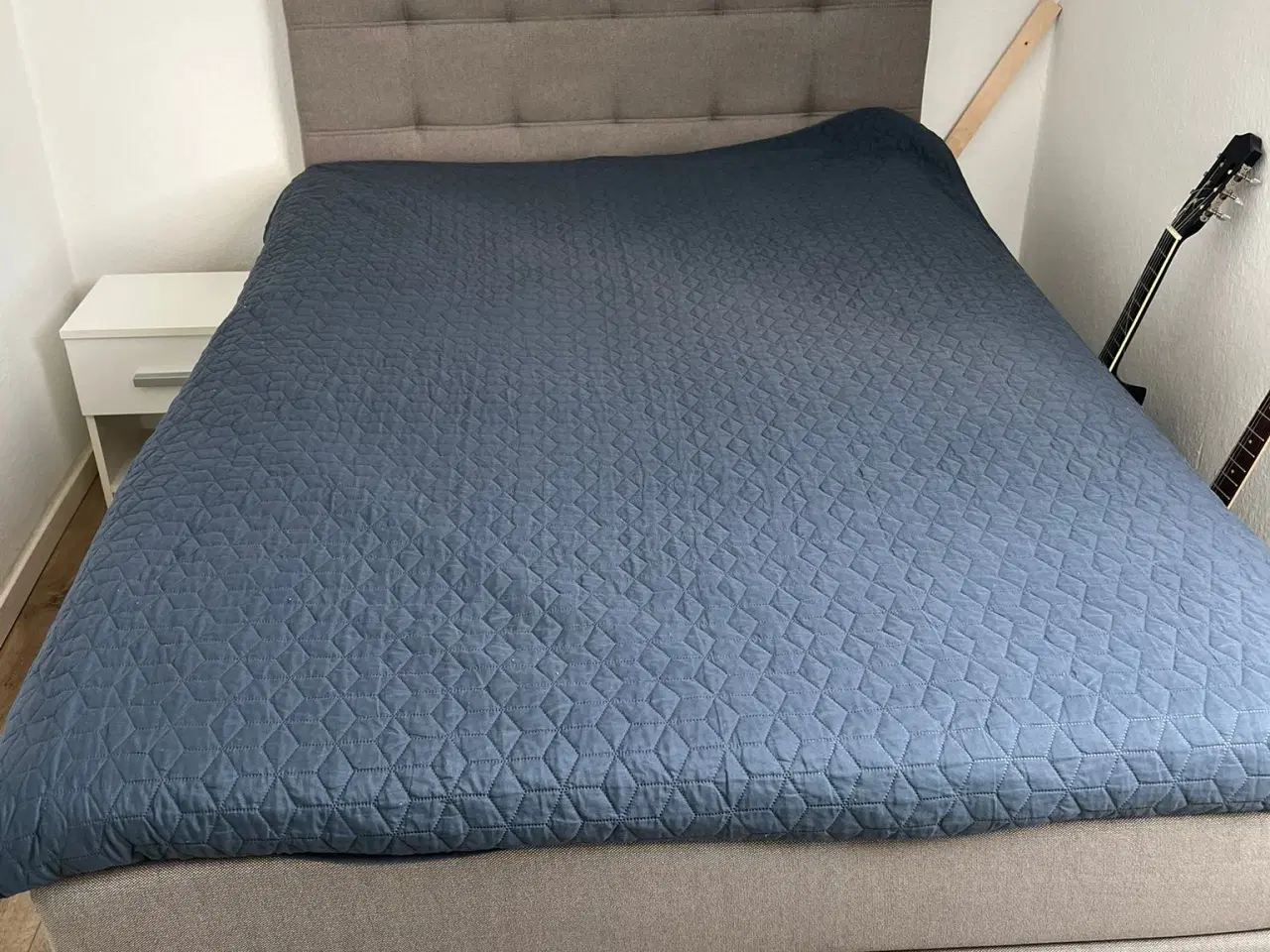 Billede 2 - queensize-seng 140x200cm 