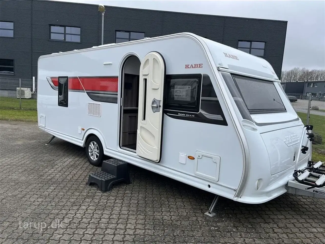 Billede 1 - 2022 - Kabe Estate 600 XL KS   Cykelstativ, Mestic klimaanlæg, rundsiddegruppe, ALDE centralvarme, vandbåren gulvvarme, stort køle/ frys, alufælge, glatte sider, fransk dobbeltseng