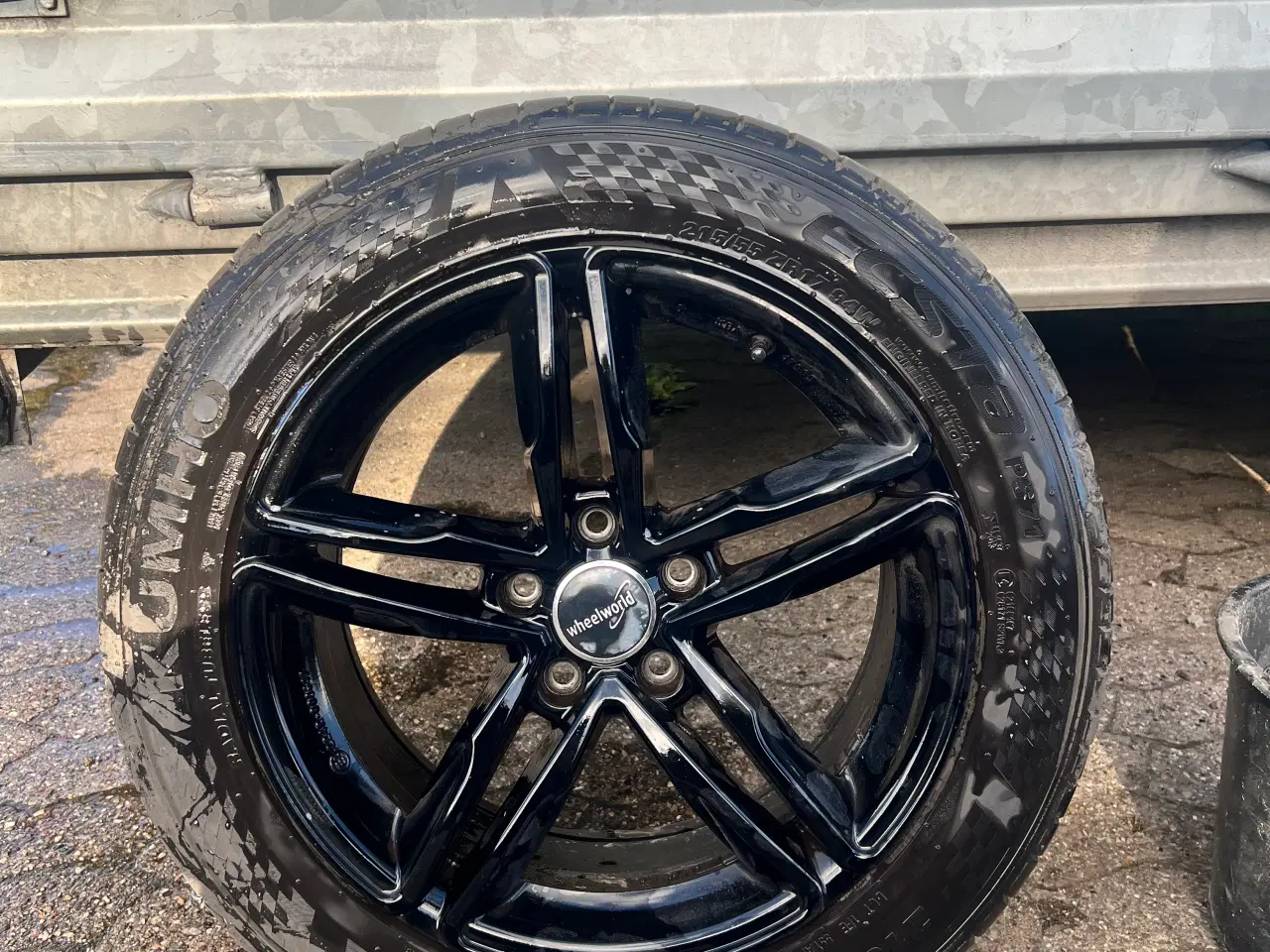 Billede 1 - Komplet dæk med alufælge 