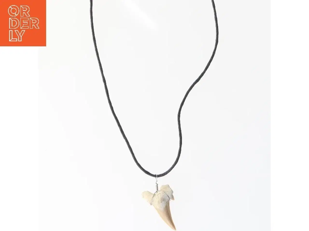 Billede 1 - Halskæde med tandvedhæng (str. 50 cm)