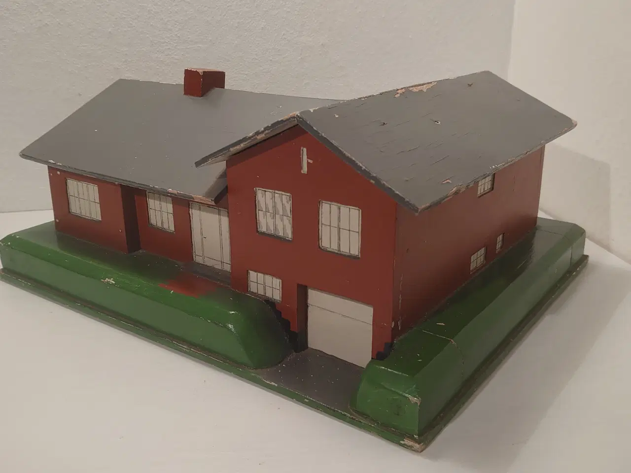 Billede 3 - Gammel vinkelvilla i træ med aftageligt tag.4 rum