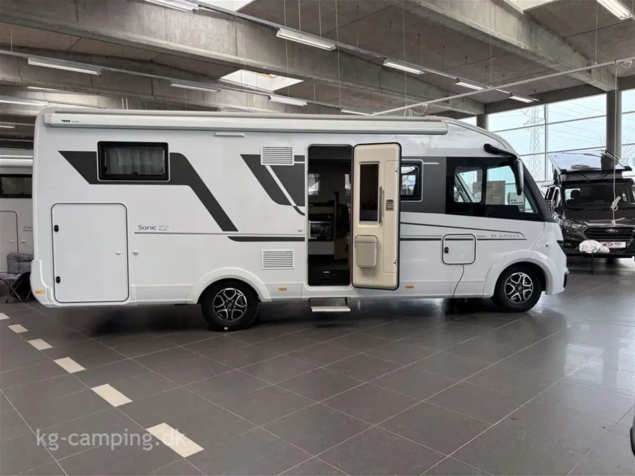 Billede 3 - 2024 - Adria Sonic Plus 700 DL   Adria Sonic 700 DL – Bestilt hjem med topudstyr!
