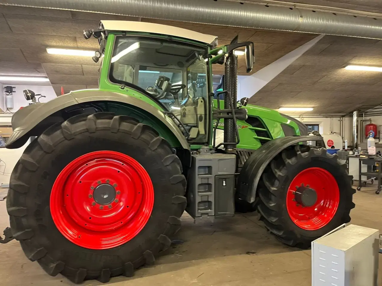 Billede 4 - Fendt 828 Profi model.  Meget flot traktor med nye fordæk.