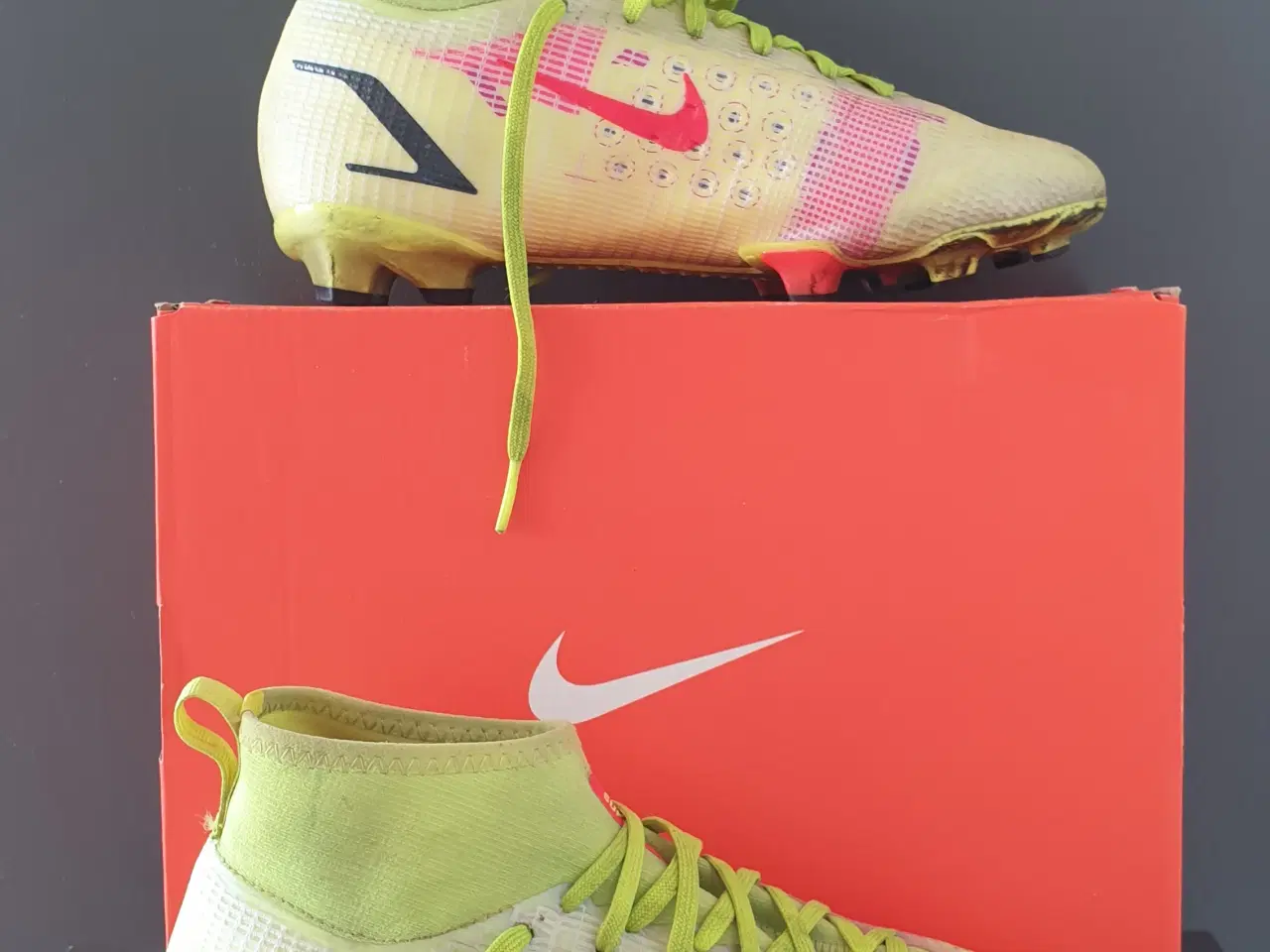 Billede 1 - Fodboldstøvle Nike str 35.5