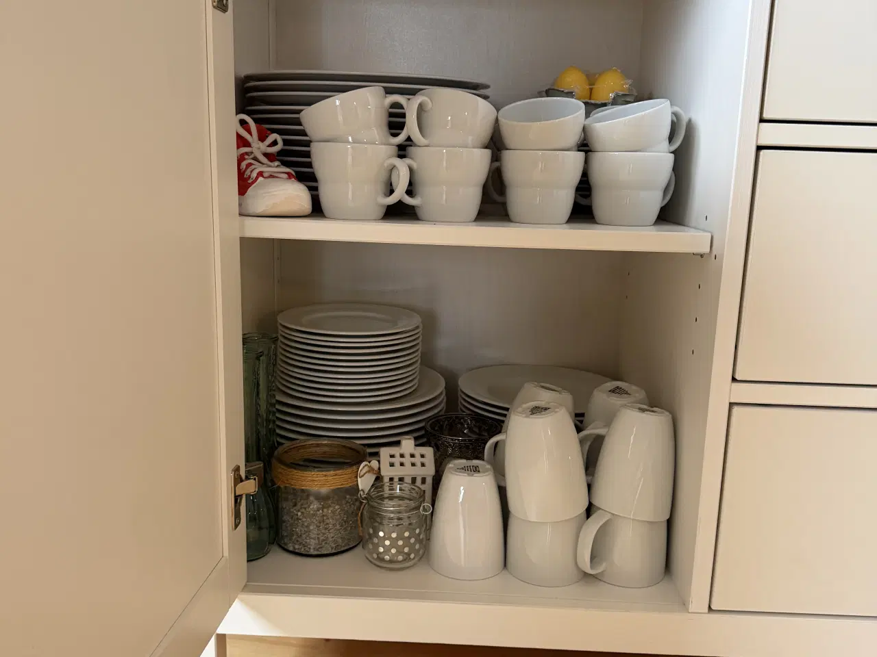 Billede 2 - Hvid Hemnes skænk