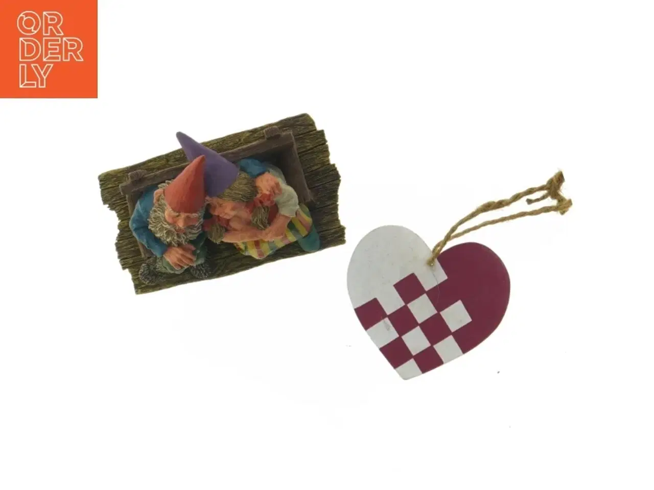 Billede 3 - Dekorativ figurpar af nisser fra gnomes (str. 11x9 cm)