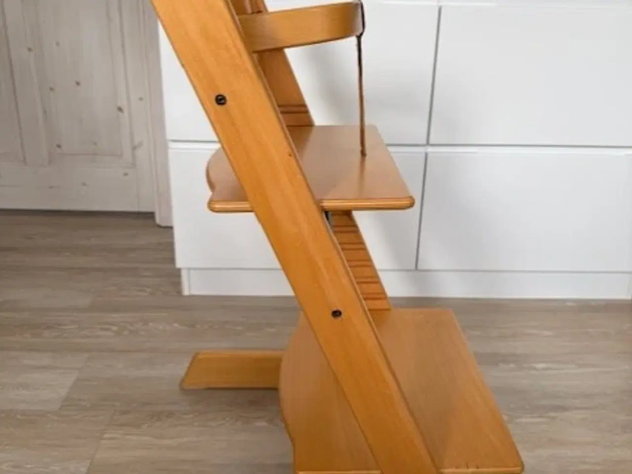 Billede 3 - Trip Trap Højstol NY MODEL i Massiv Bøg Natur.