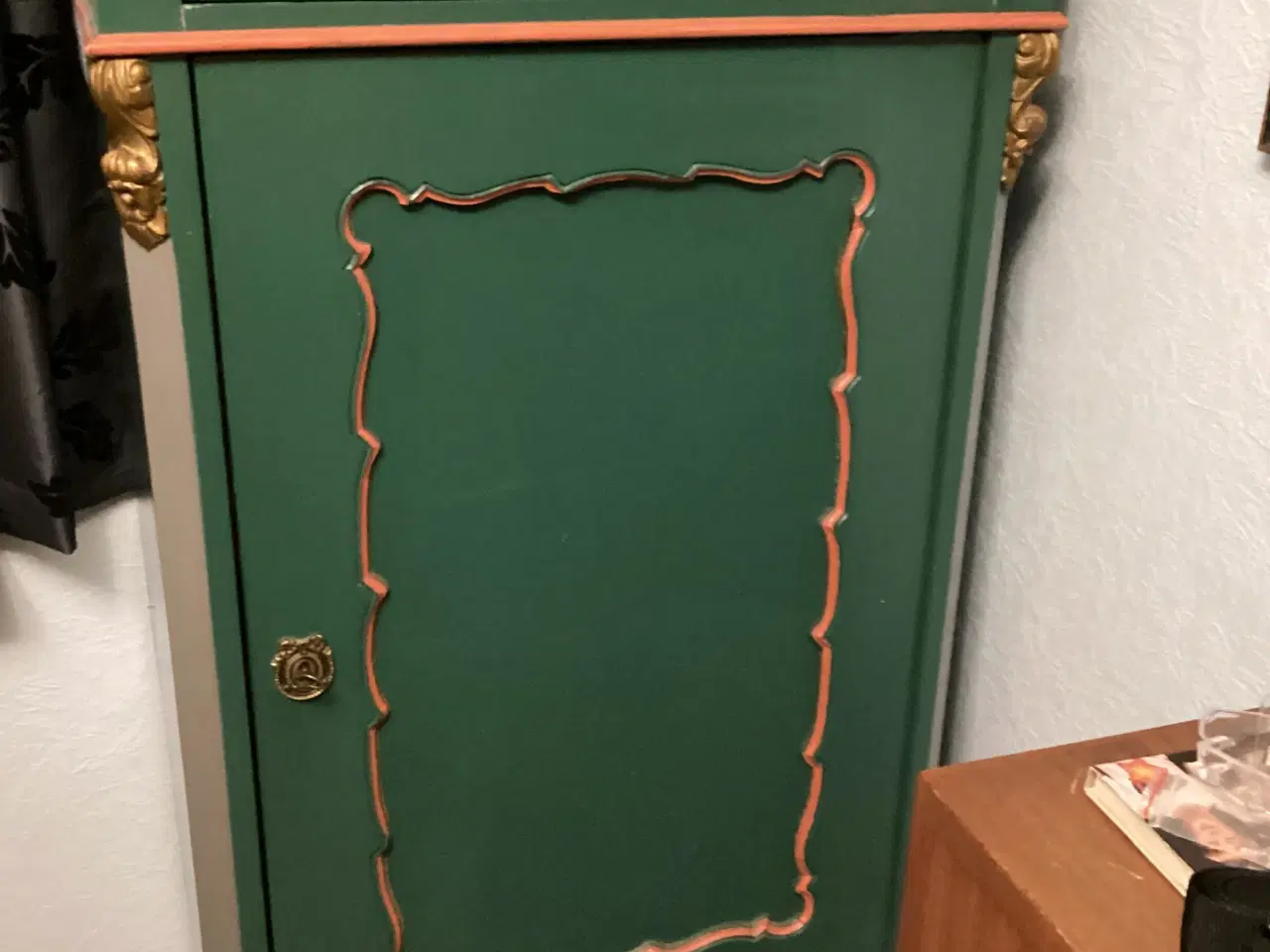 Billede 3 - Retro skab fin malet af en pro maler 650