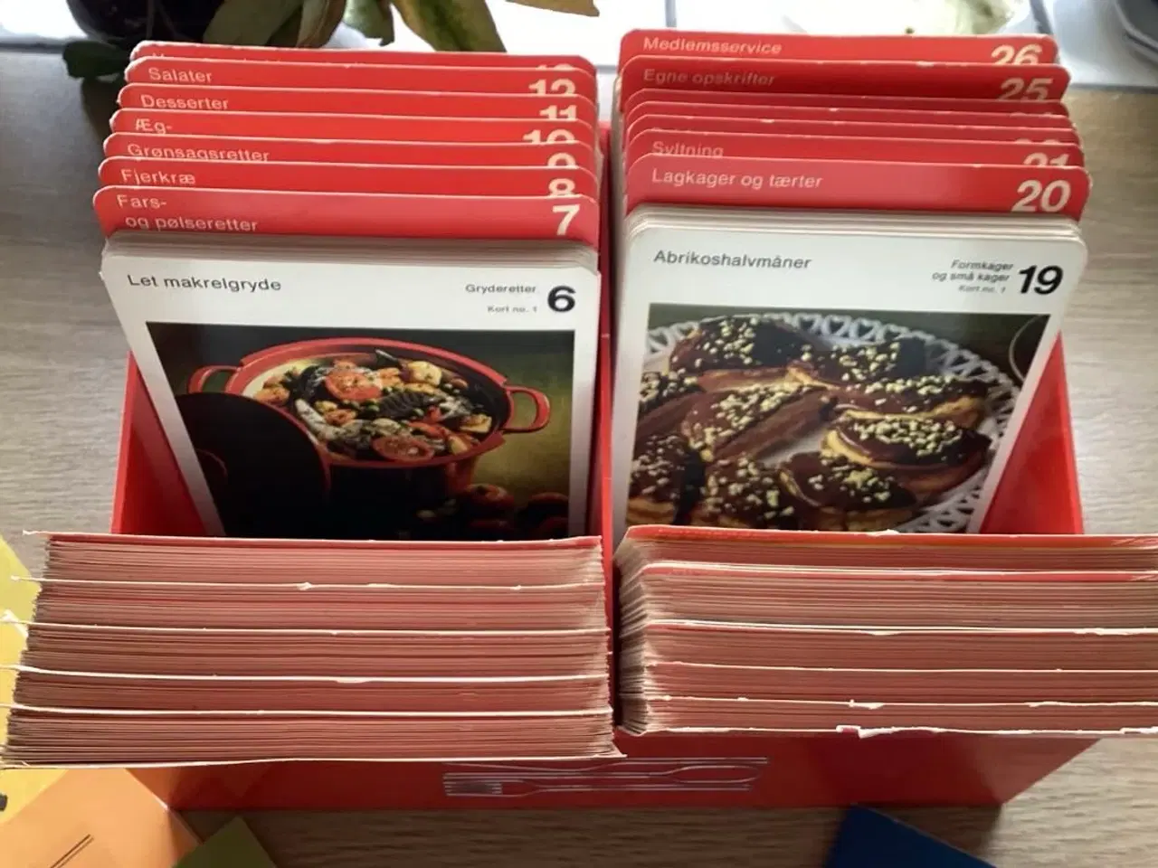 Billede 5 - Hjemmets opskrifter i kasse/boks