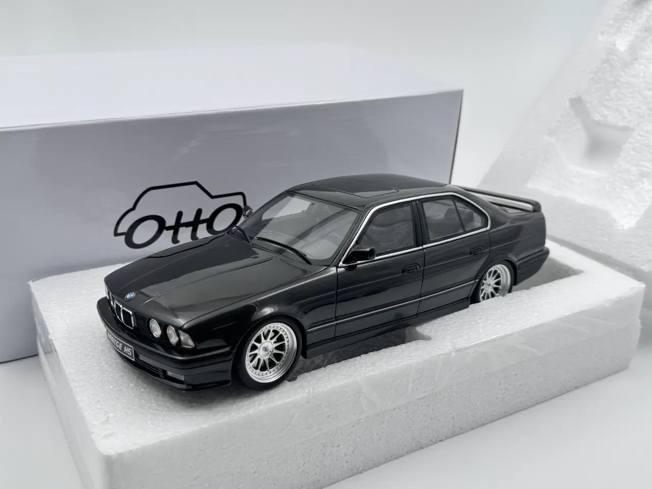 Billede 10 - 1989 BMW M5 Hartge H5 V12 1:18  ( BMW M5 E34 ) 