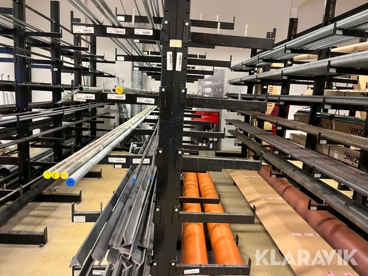 Billede 10 - Grenreol en række