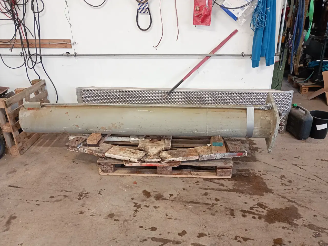 Billede 3 - Sælges 1 Søjlet Stenhøj Lift 3000 Kg.