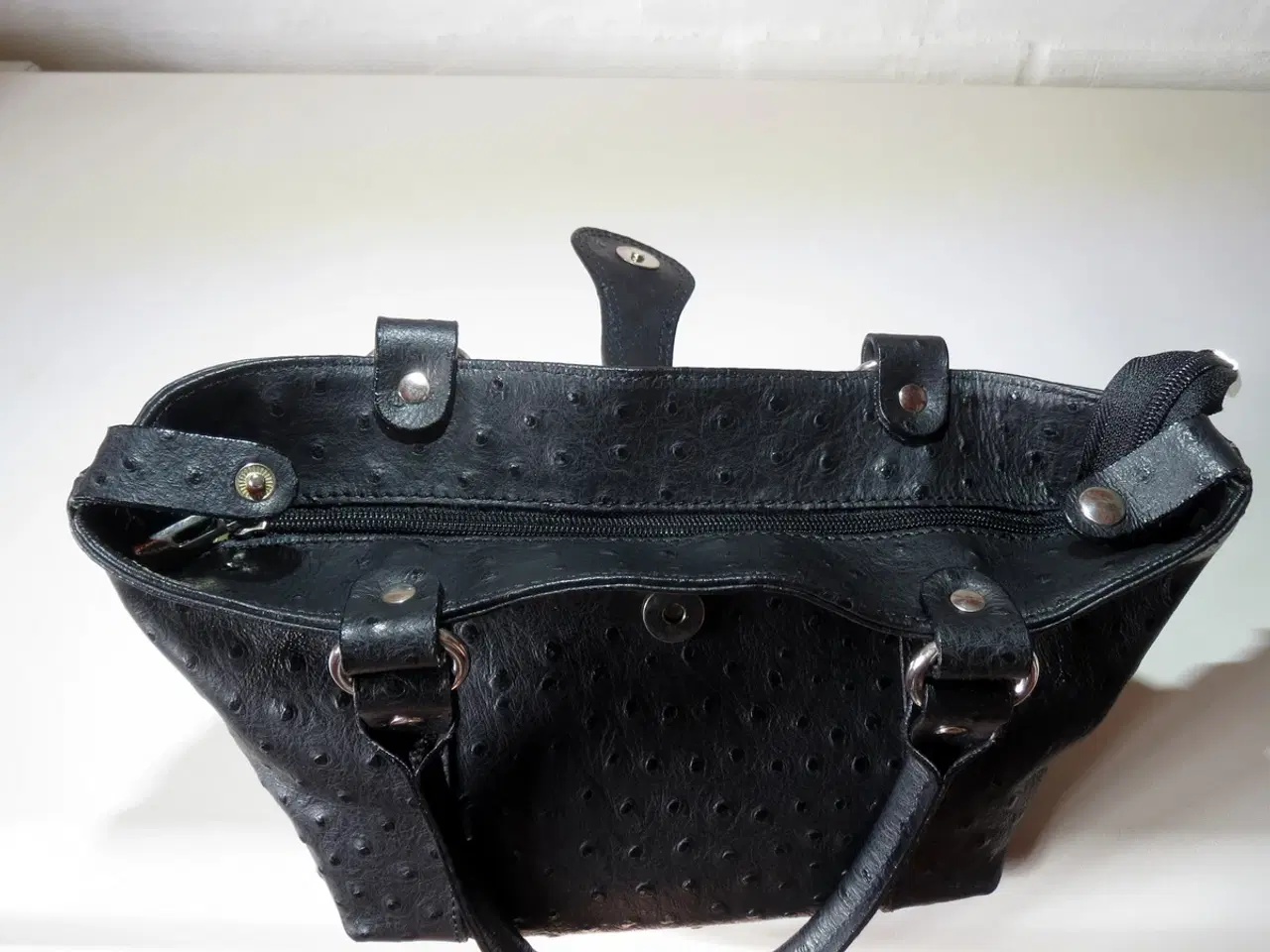 Billede 3 - Italiensk taske i sort strudselæder