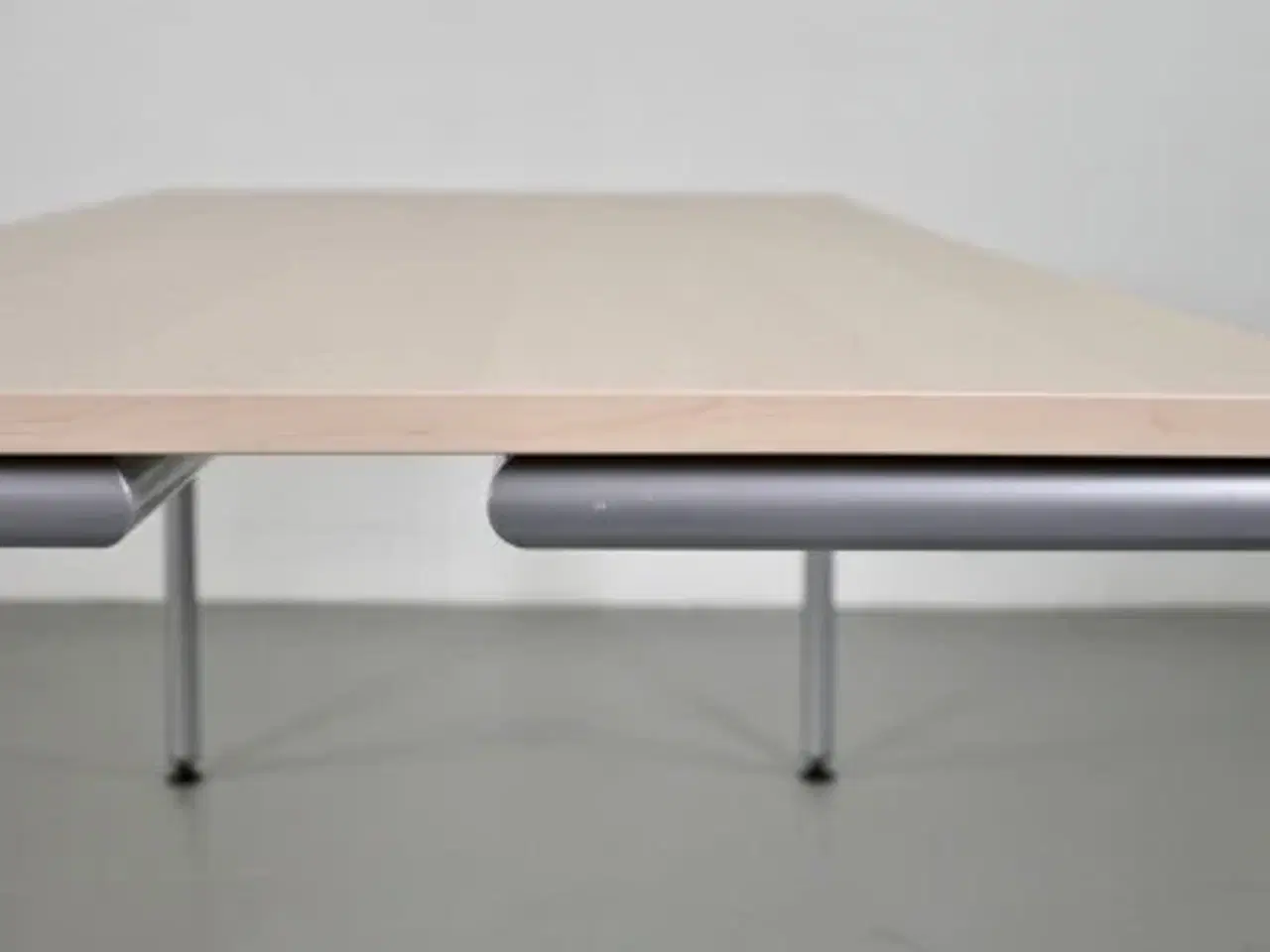 Billede 8 - Kantinebord med birkeplade og alugråt stel