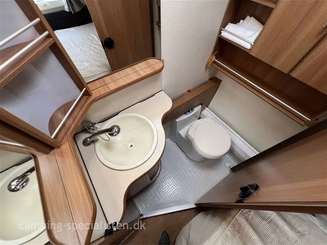 Billede 9 - 2010 - Kabe Royal 560 XL KS   Pæn og velholdt Kabe Royal 560 XL KS fra 2010 - Kan nu opleves hos Camping-Specialisten i Silkeborg