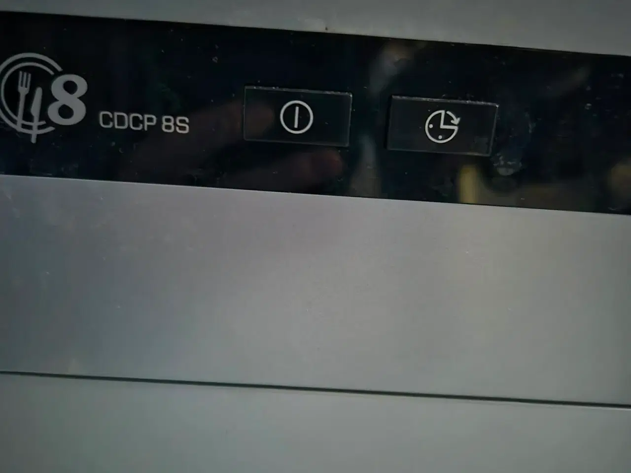 Billede 4 - Velholdt Candy Bordopvaskemaskine – Plads til 8