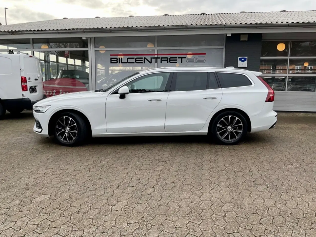 Billede 2 - Volvo V60 2,0 B4 197 Momentum aut.