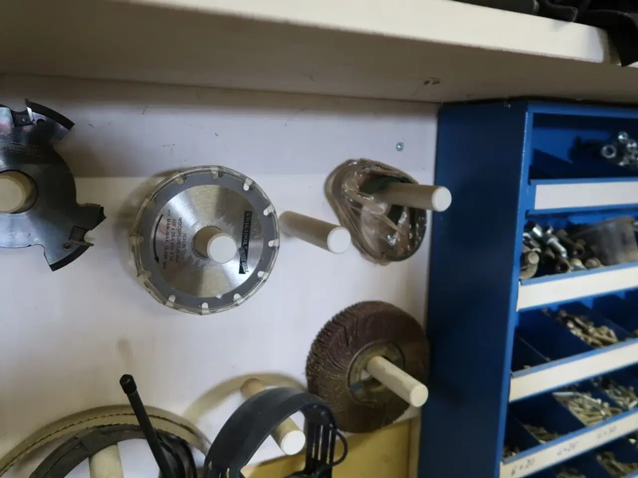 Billede 14 - Div. Skæreklinger, overfræser, værktøj m.m.