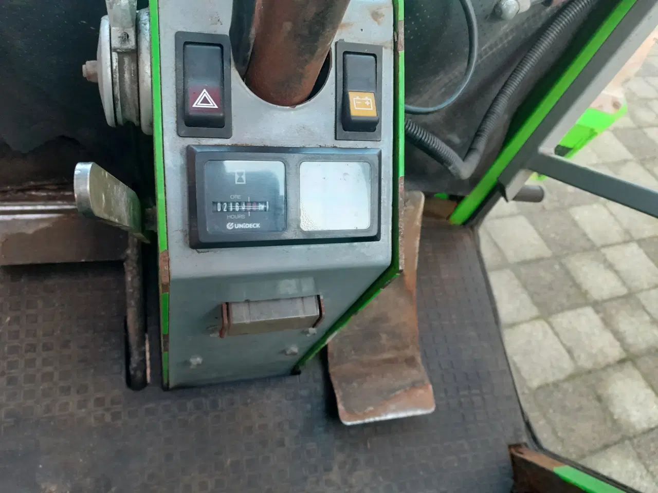 Billede 7 - Egholm med kost,