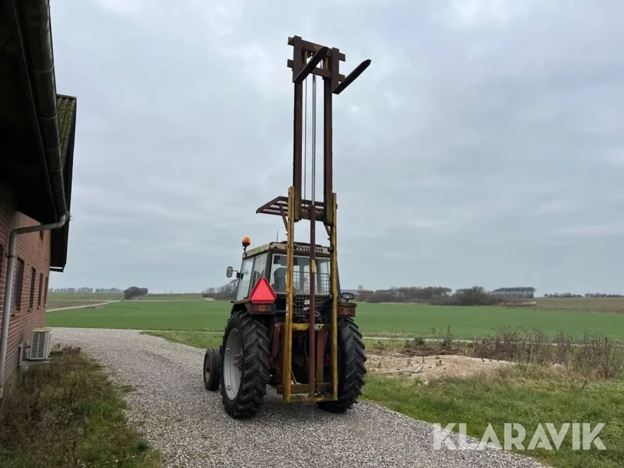 Billede 5 - Veterantraktor International 574 med byggelift