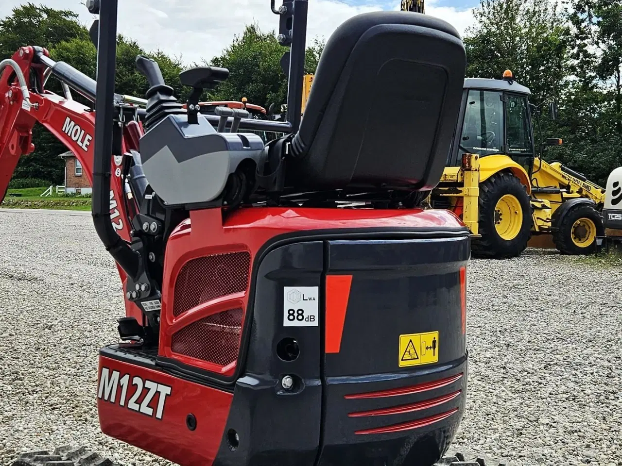 Billede 4 - MOLE M12  / fabriksny / med skovle & Kubota motor