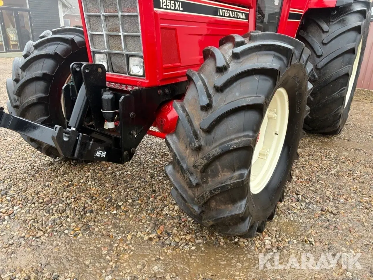 Billede 9 - Traktor IH 1255 XL med frontlift