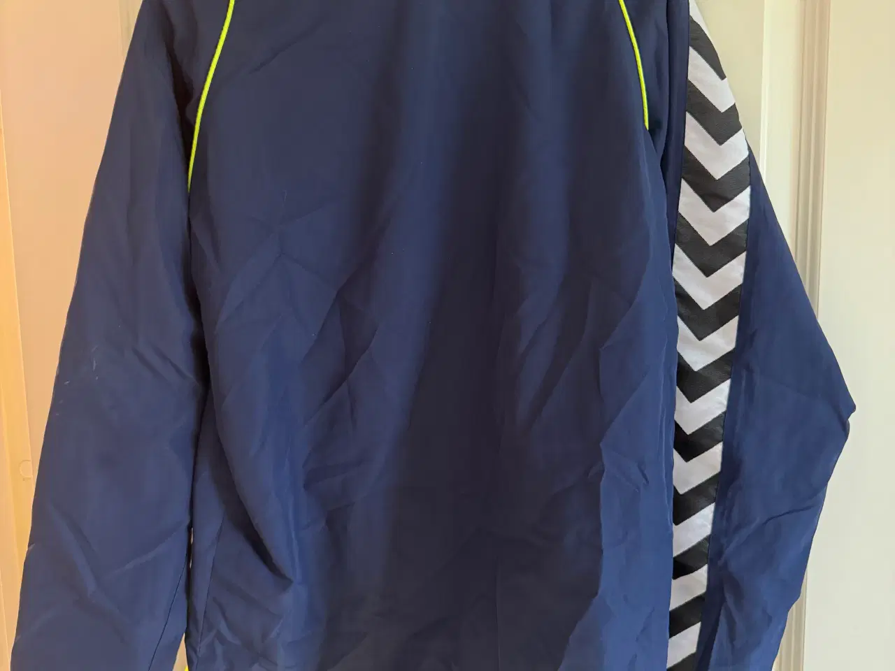 Billede 2 - Hummel jakke str 176