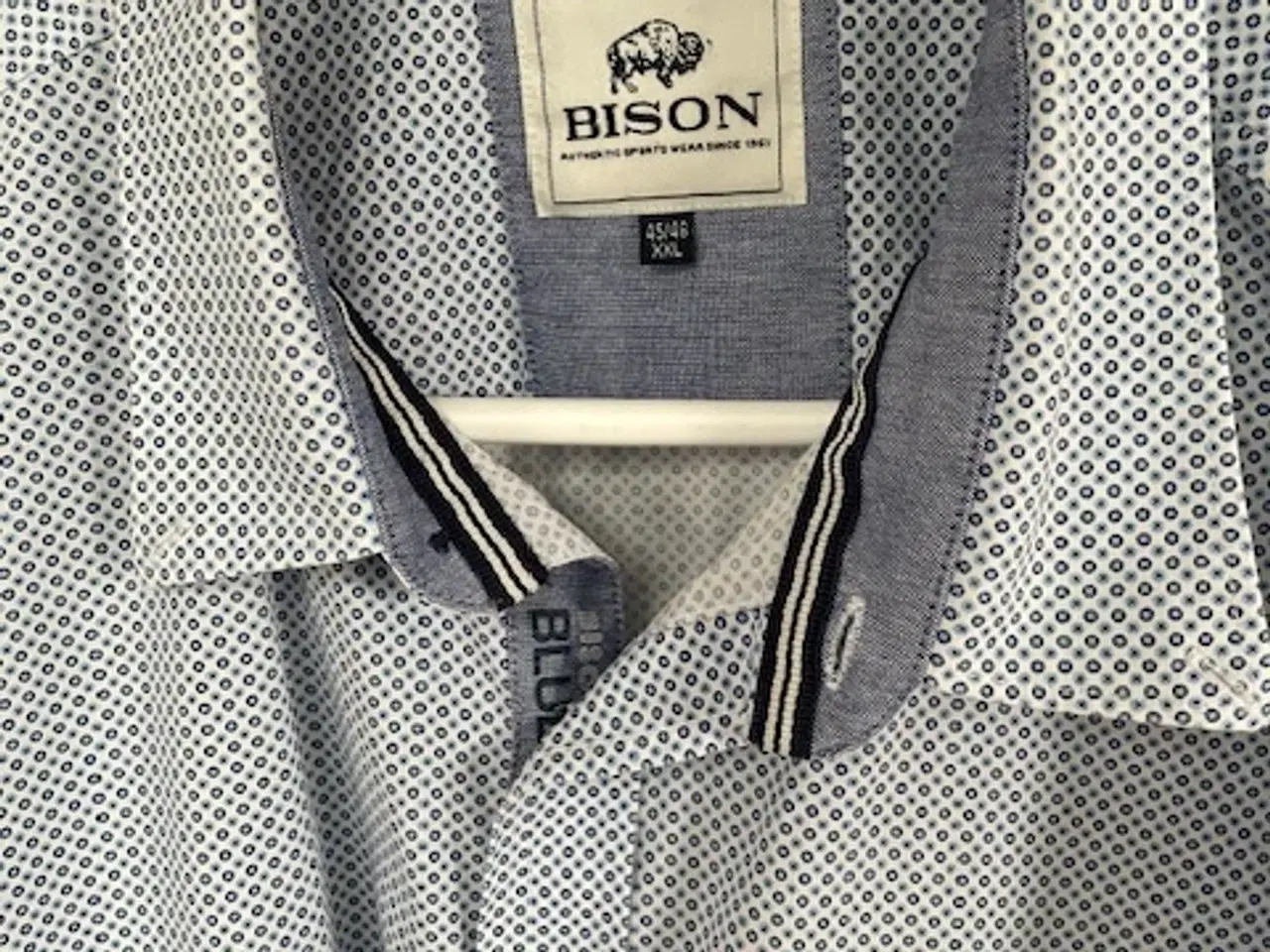 Billede 2 - Bison skjorte str. 45/46