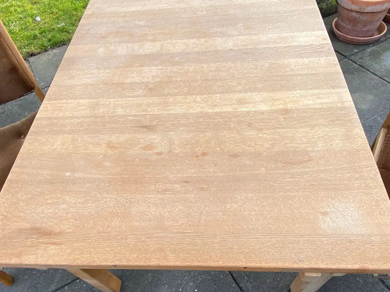 Billede 4 - Spisebord og 4 stole