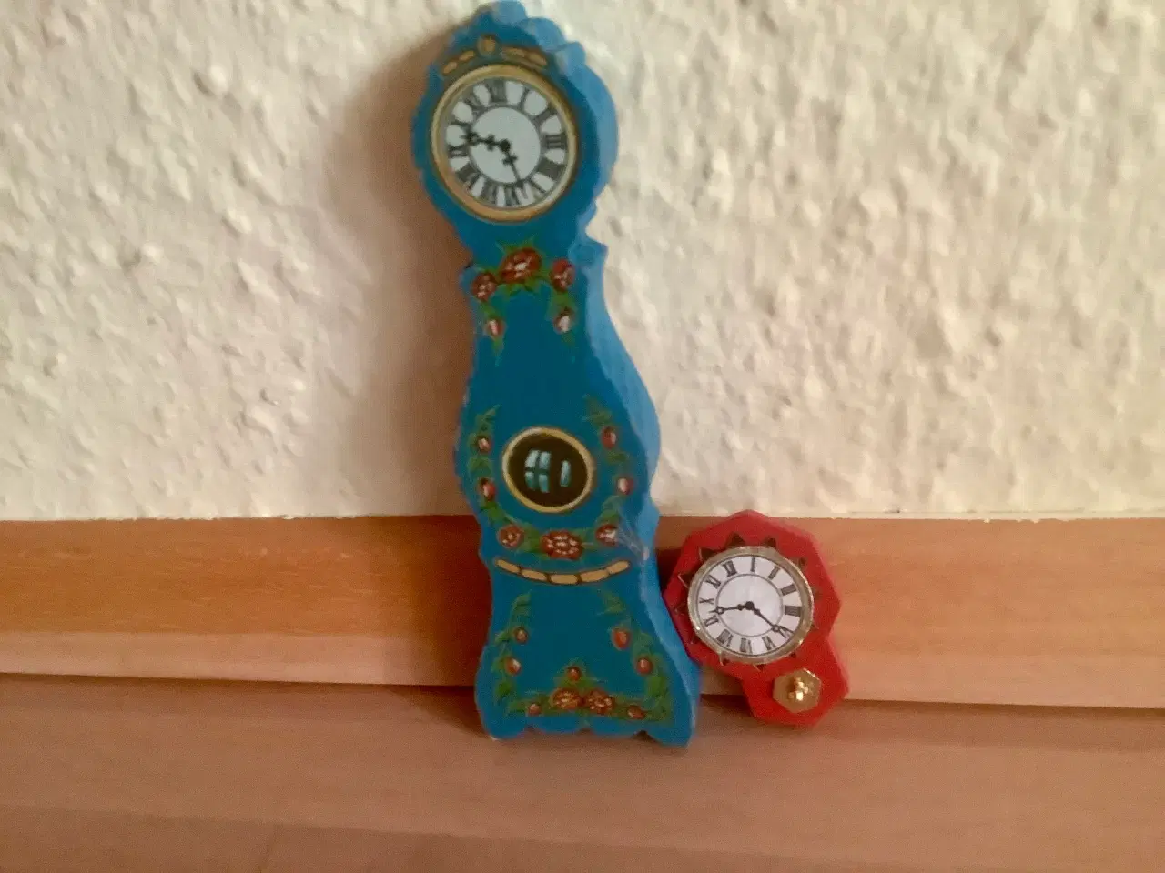 Billede 2 - Lundby dukkehus ure.