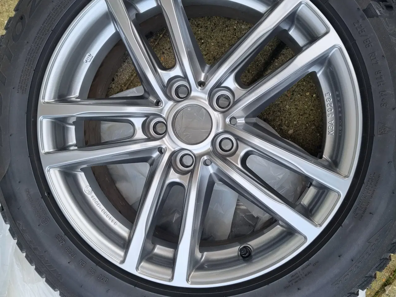 Billede 2 - 17" originale BMW alufælge m/vinterdæk 