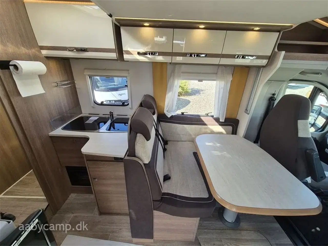 Billede 10 - 2016 - Dethleffs Trend T 7057 EB   Autocamper med anhængertræk. batteri. markise. clesana toilet. thetford ovn.cykelstativ.