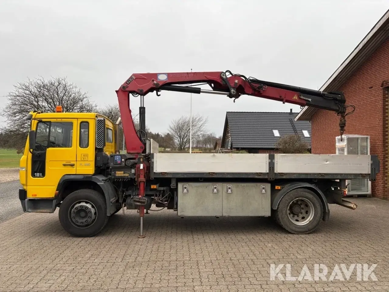 Billede 2 - Lastbil Volvo Fl 18 E 4x2 Luft med HMF 1430 kran