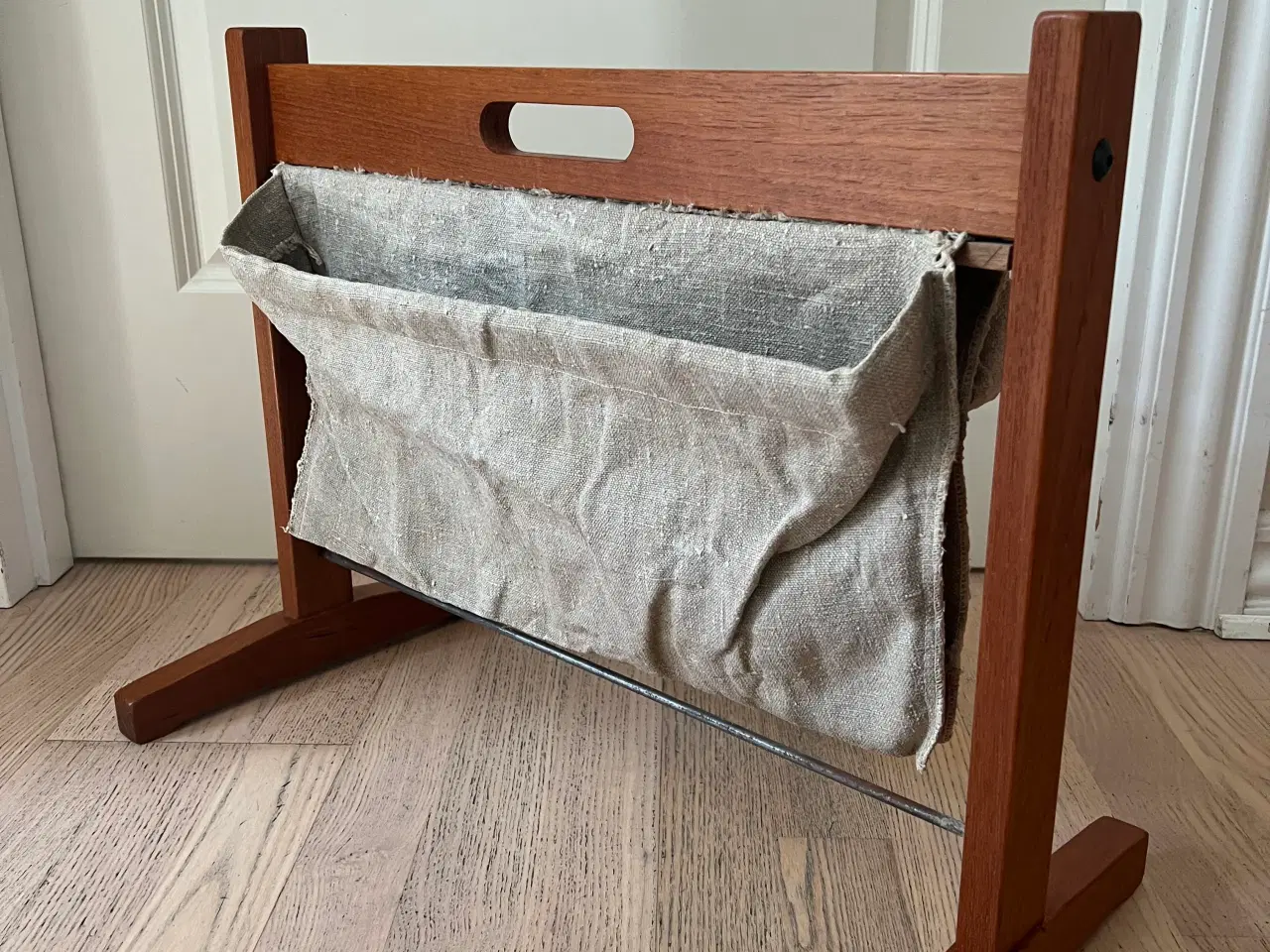 Billede 2 - Retro teak magasinholder fra 60’erne 