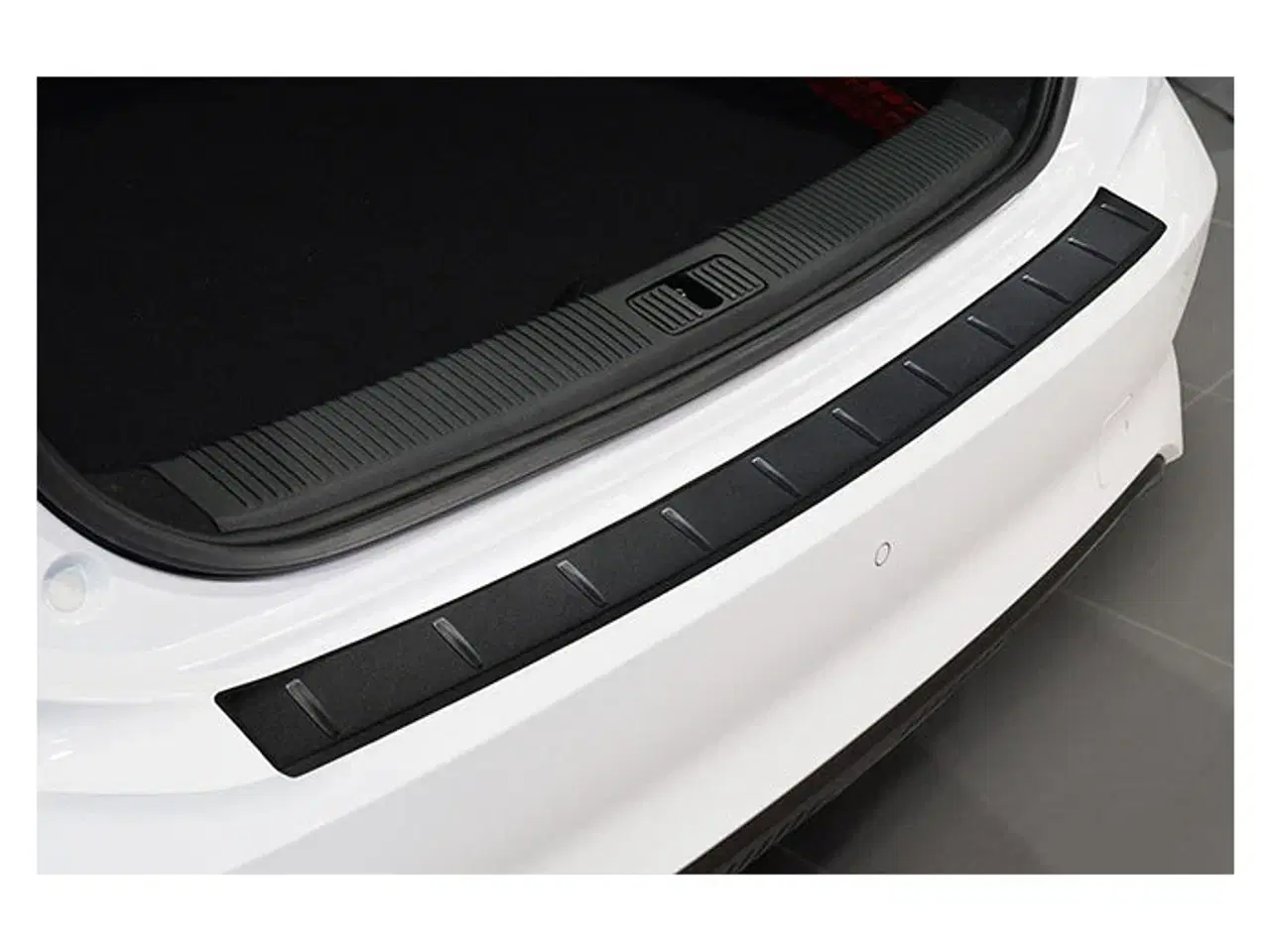 Billede 1 - Læssekantbeskytter MG 5 EV SW 2022- Matsort