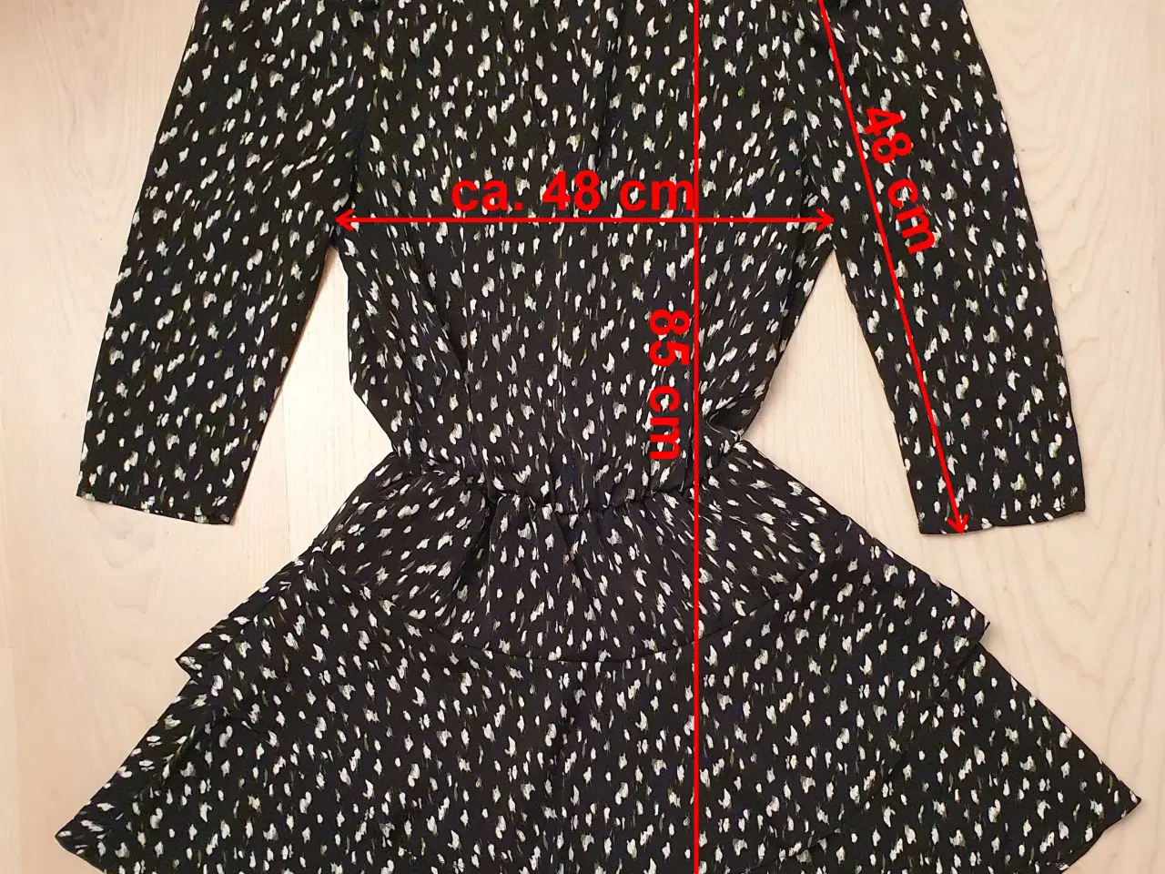 Billede 2 - Kort kjole / mini-kjole 