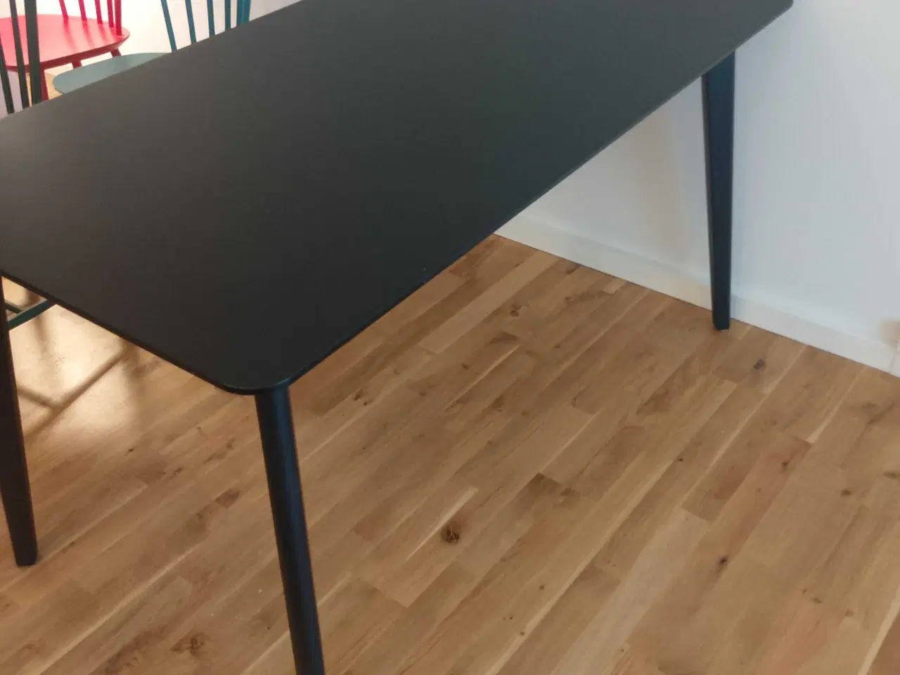 Billede 2 - Spisebord står som nyt