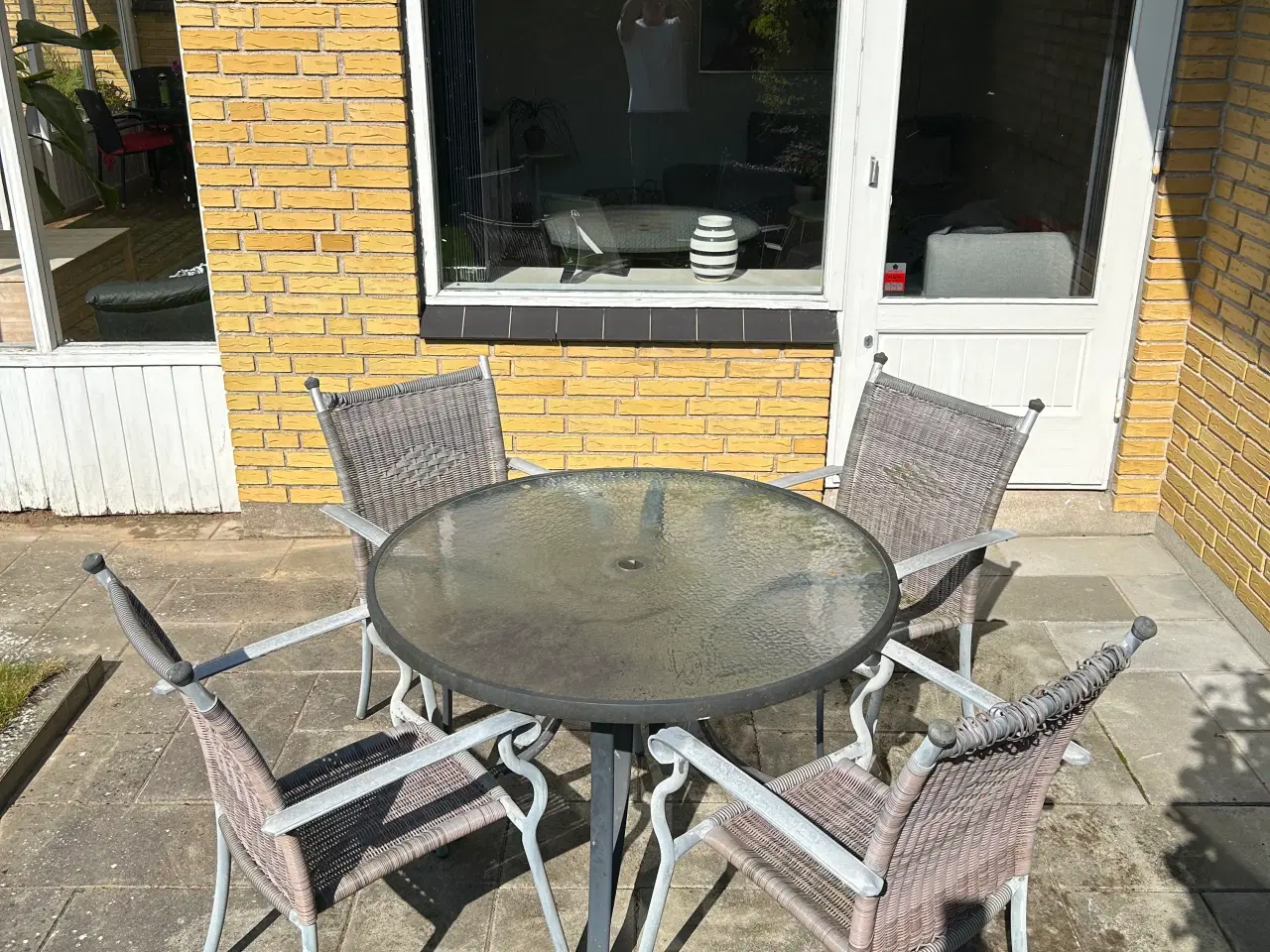 Billede 2 - Havebord med 4 stole
