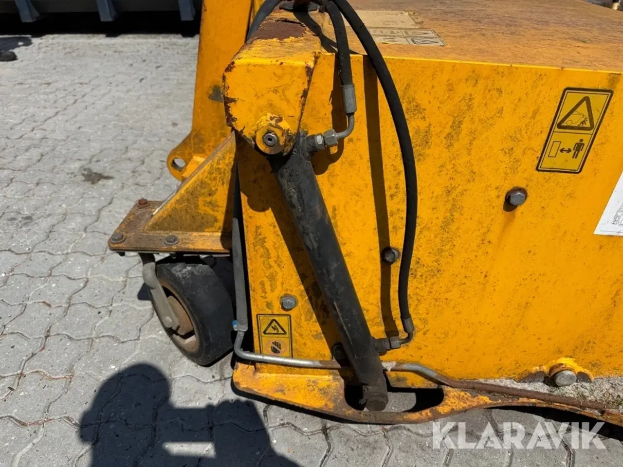 Billede 12 - Fejekost med tank og vand JCB SC240