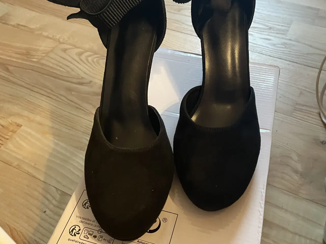 Billede 4 - 2 par søde sko