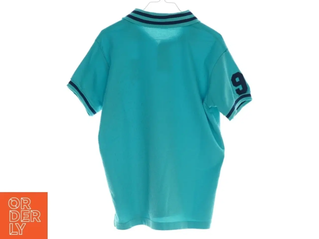 Billede 2 - T shirt med logo (ca. str 13 år)