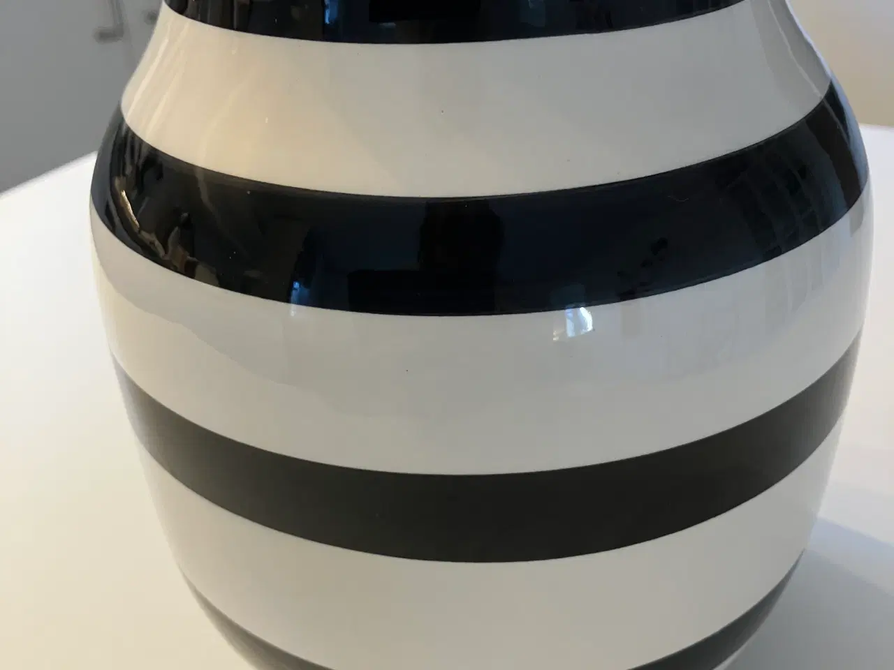 Billede 1 - Kæhler vase - sort Omaggio