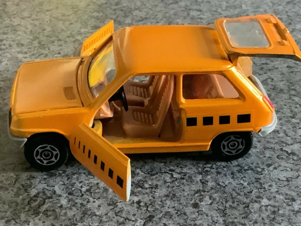 Billede 6 - Corgi Toys No. 293 Renault 5 TS, scale 1:36