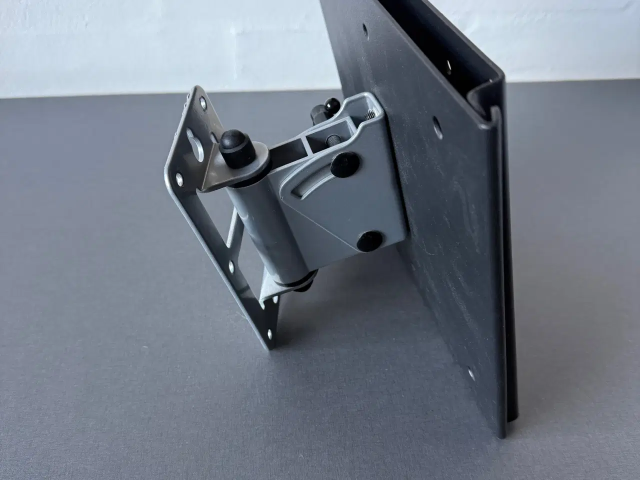 Billede 1 - TV ophæng med vippefunktion