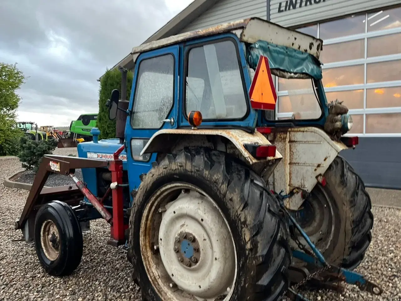 Billede 11 - Ford 4000 Y med frontlæsser monteret på