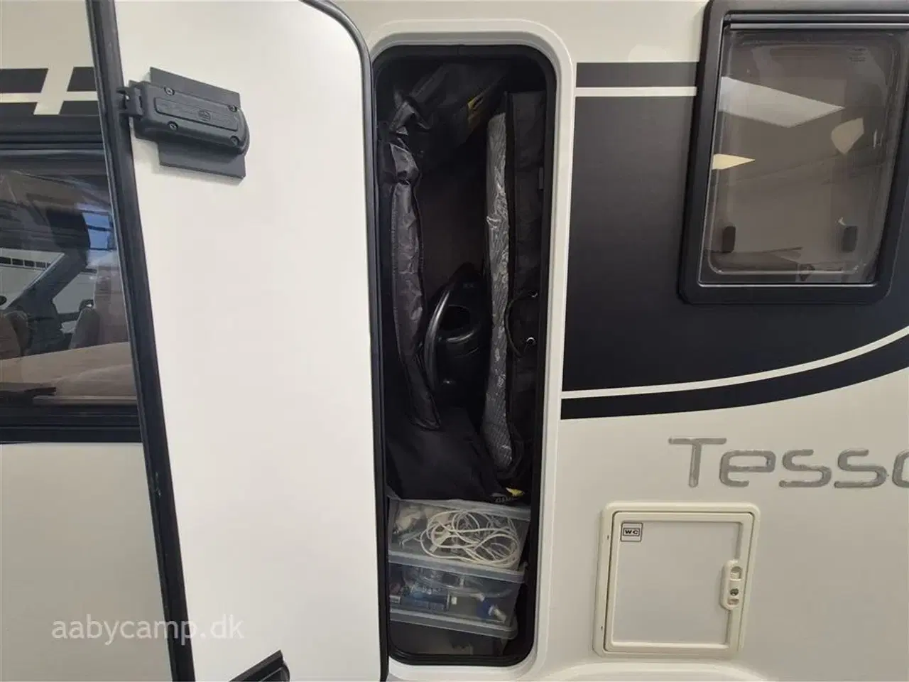 Billede 21 - 2020 - Benimar Tessoro 481 Aut.   Nk pakke. Automatgear. solcelle. Lithium Batteri. 2000w Inverter. Markise. A/C i bodel. Elektriske støtteben. Bemærk kun 20,000 Km!!!!!