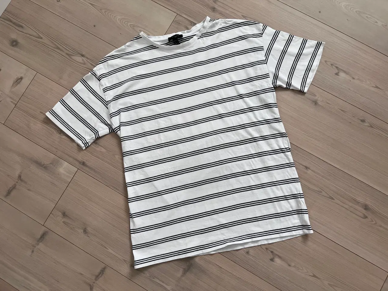 Billede 2 - T-shirt, New Look, Str S